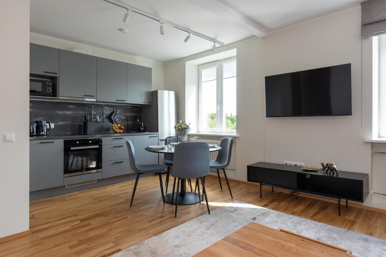 Old Town Luxury Penthouse Apartment With Emajogi View Тарту Экстерьер фото